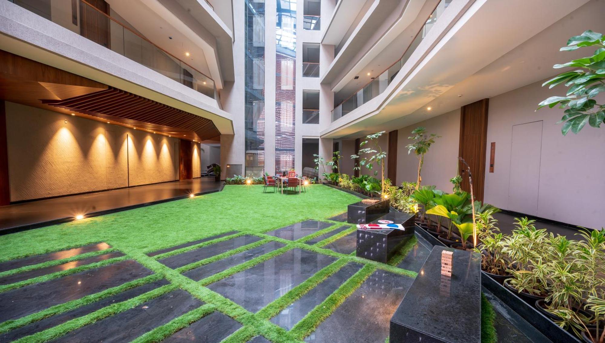 Aria Resort & Spa Nashik Exterior foto