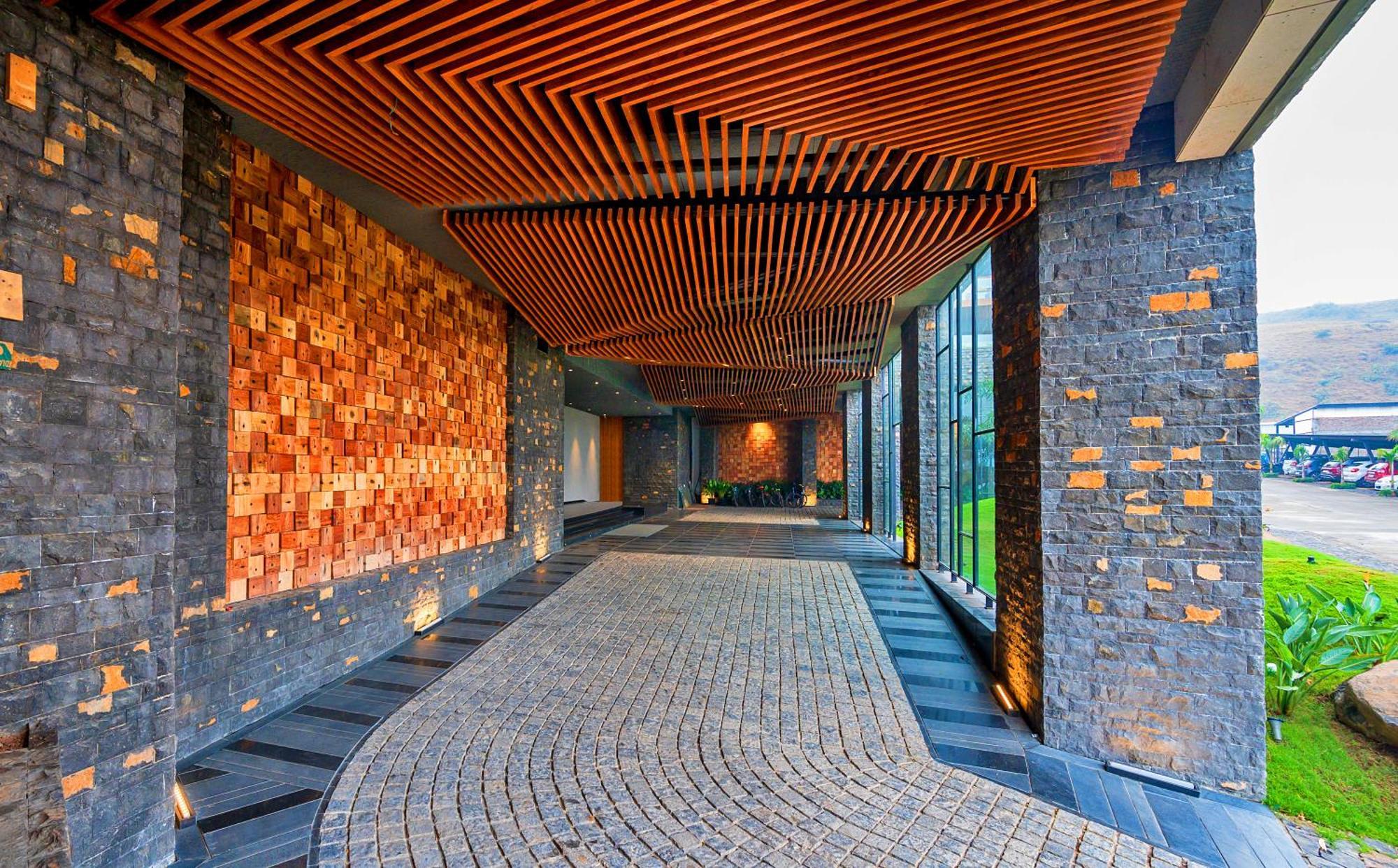 Aria Resort & Spa Nashik Exterior foto