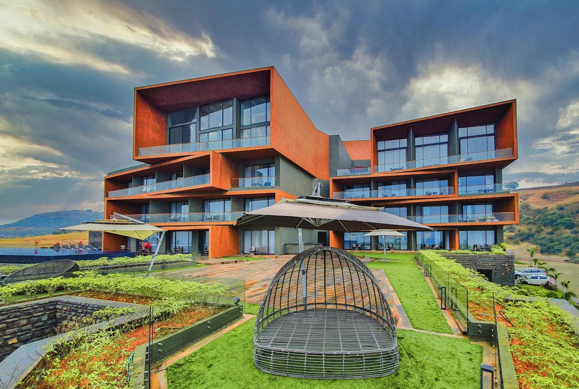 Aria Resort & Spa Nashik Exterior foto