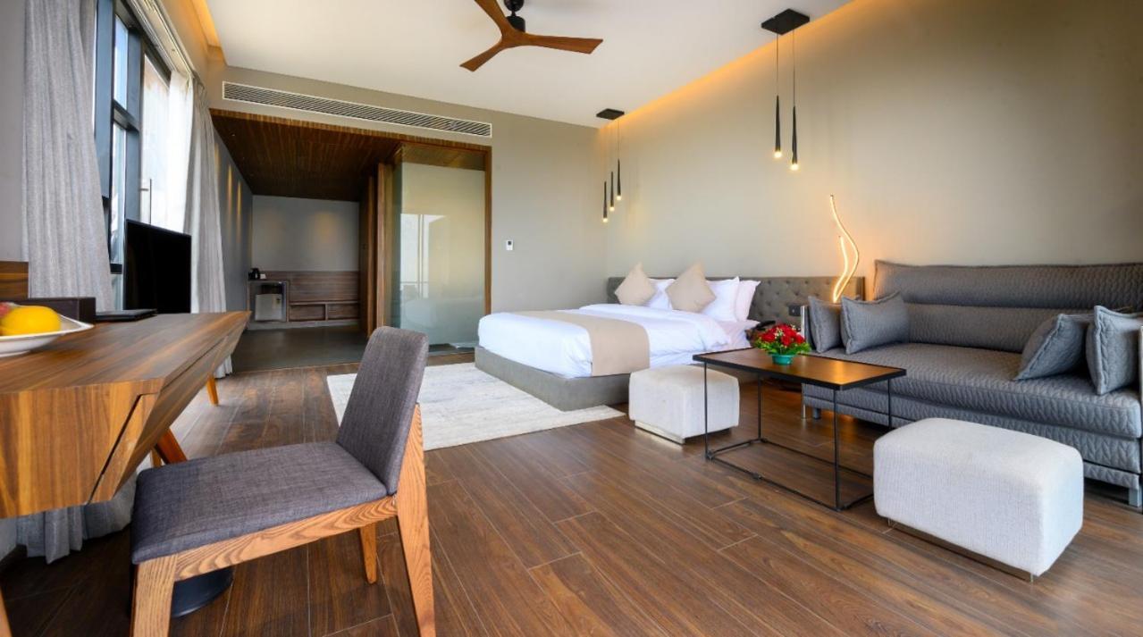 Aria Resort & Spa Nashik Exterior foto